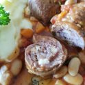 Kretische Lammroulade mit Bohnen und Kartoffelbrei