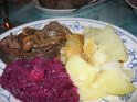 Rinderbraten mit Pilzen zu Kartoffeln mit Rotkraut
