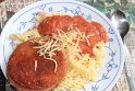 "Jägerschnitzel" mit Nudeln und Tomatensoße à la DDR-Kantine